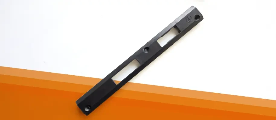 Sprejemnik ključavnice za ALU stavbno pohištvo – profil R40