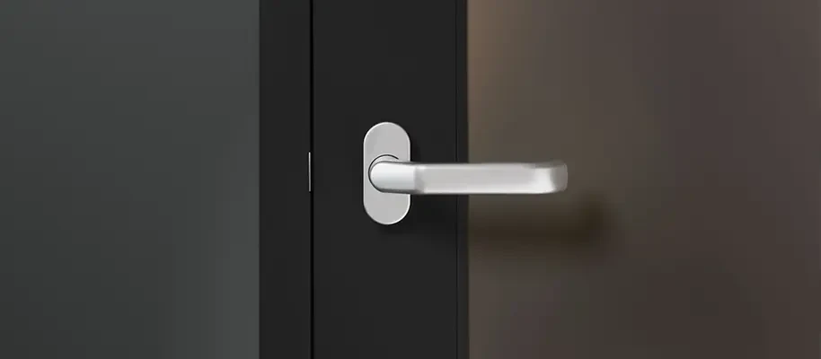 Okovje za kovinska vrata